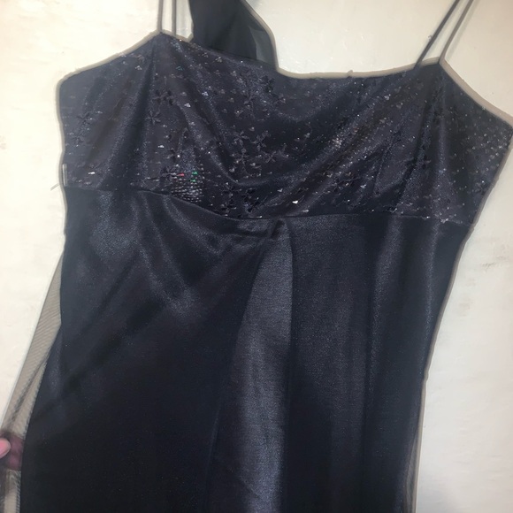 Black sequins long dress. - Picture 1 of 4